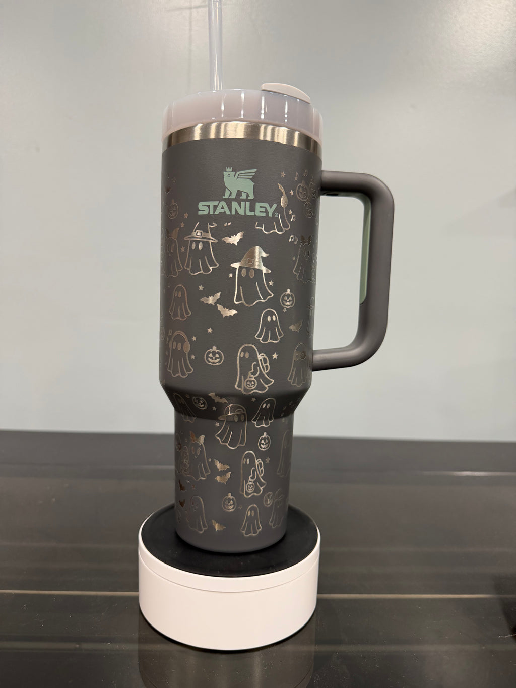 Cute Ghosts 40oz Grey Stanley